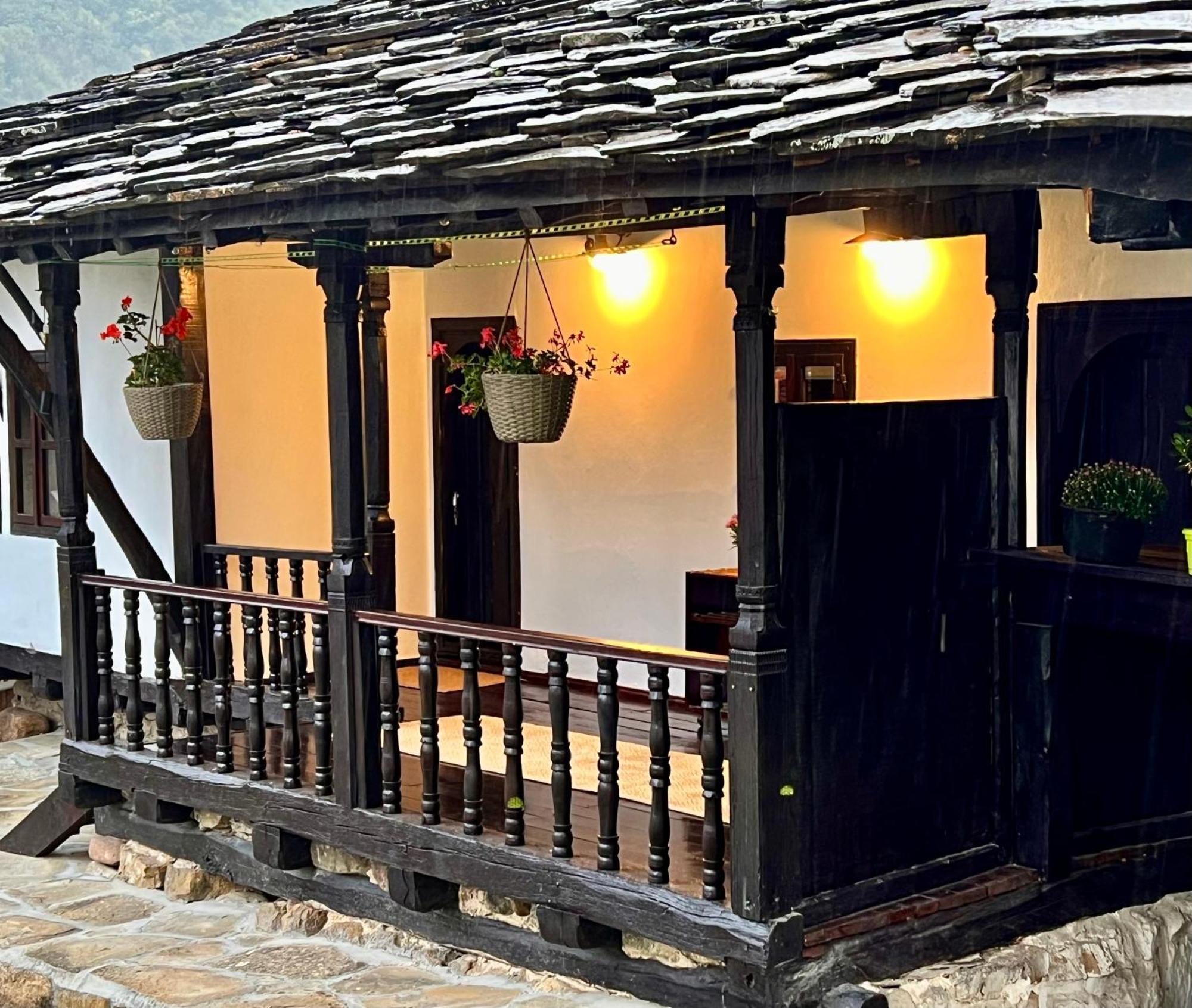 Туйковата Къща Tuikov'S House Teteven ภายนอก รูปภาพ